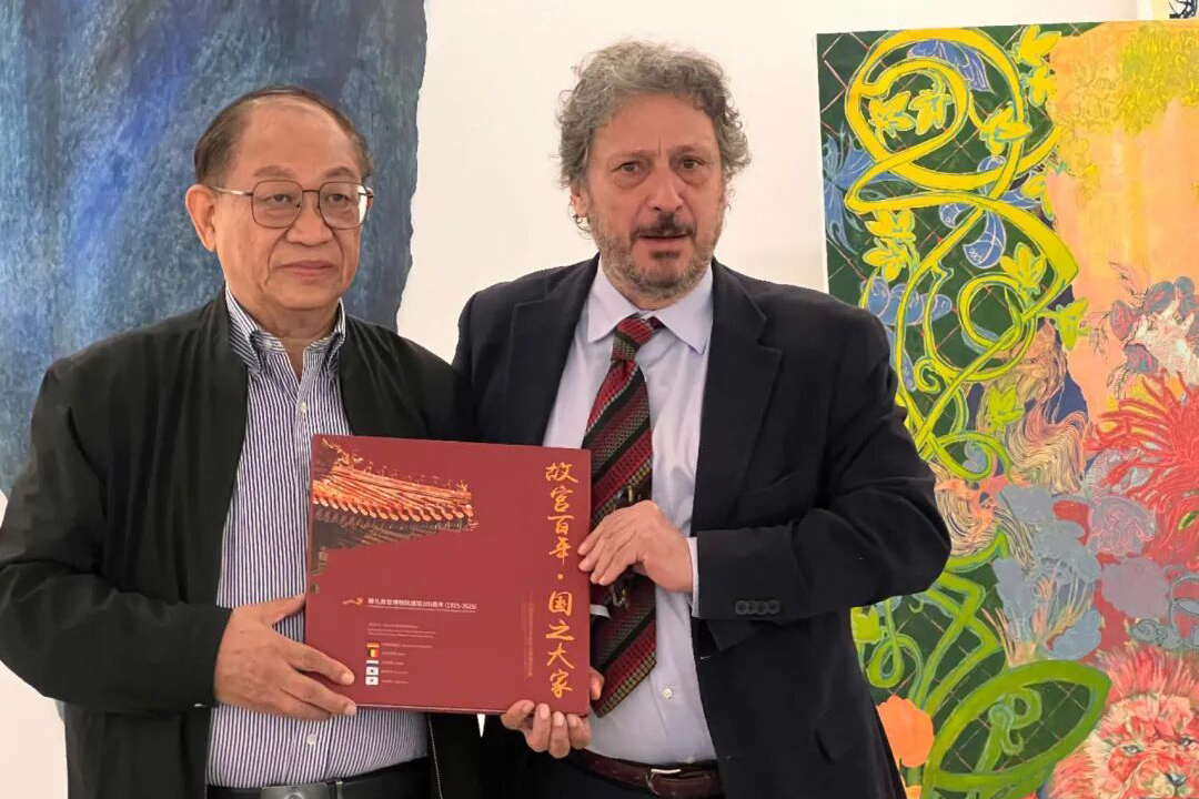《曾毅摄影艺术展》全部作品被意大利米兰艺术中心洛伦泽利画廊永久收藏